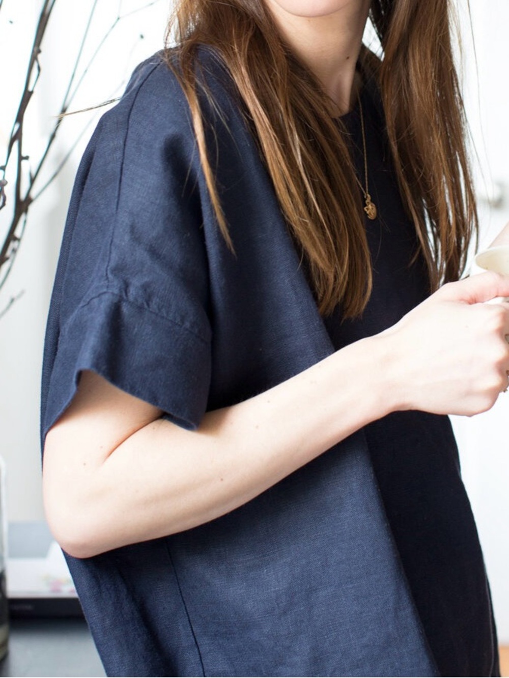 Elizabeth Suzann Georgie Tee Navy mid weight linen